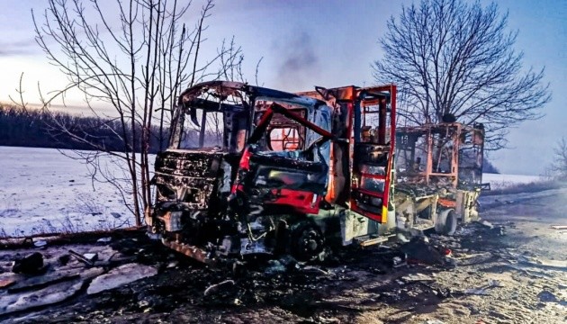 Росія прицільно вдарила по рятувальниках на Харківщині: знищено пожежне авто