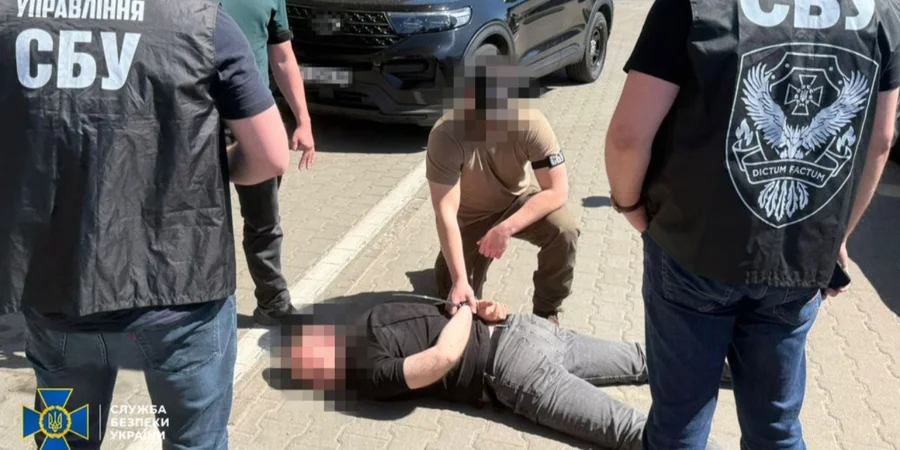 СБУ затримала керівника Житомирського обласного ТЦК на хабарі за «непризов» працівників
