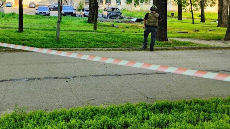 У Дніпрі вибухнула припаркована автівка: двоє постраждалих