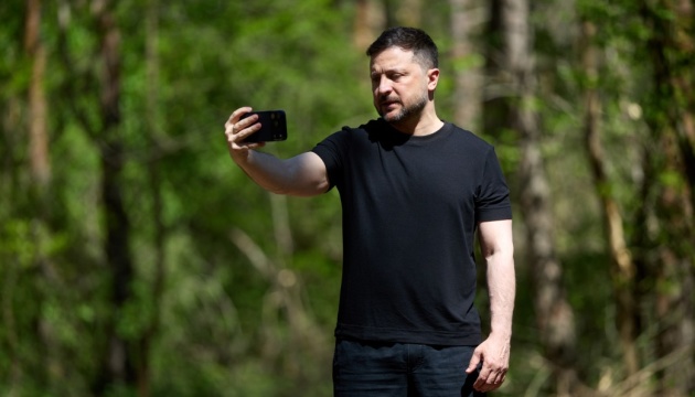 Зеленський: попри «перемир'я» РФ здійснила 52 атаки, Україна діятиме дзеркально на 9 травня