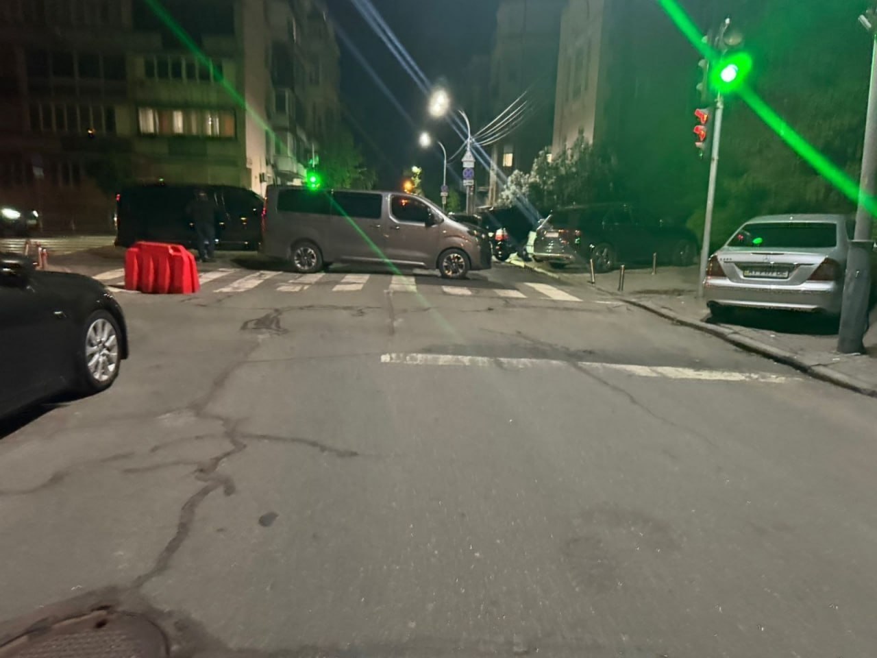 Банкову в Києві перекрили під час слідчих дій у справі Єрмака