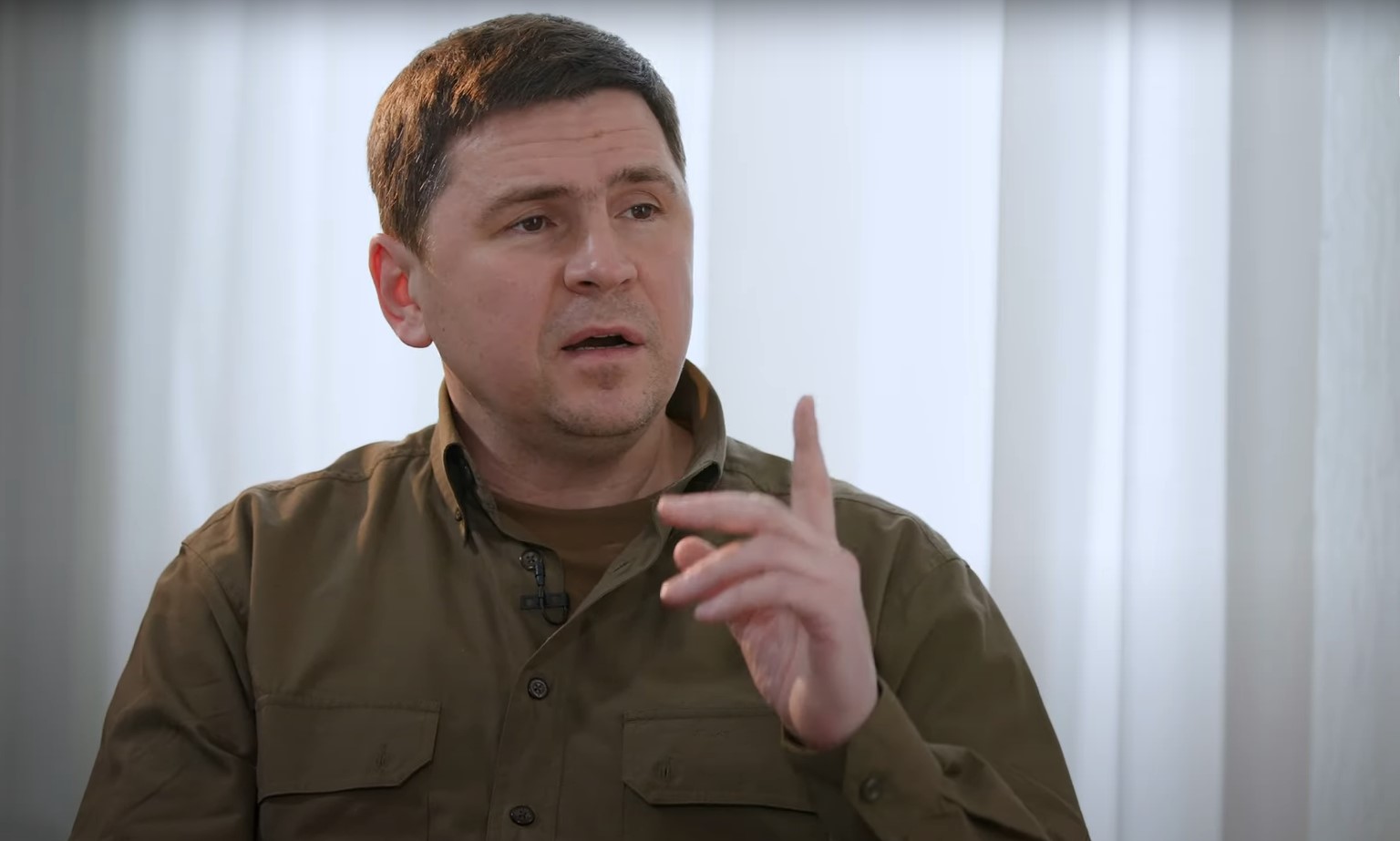 Мирні переговори: аеропортове перемир'я, позиція України та заява Трампа про Донбас