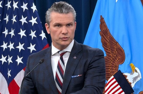 Сенат США розкритикував Гегсета за затримку допомоги Україні та м'яку позицію щодо Росії