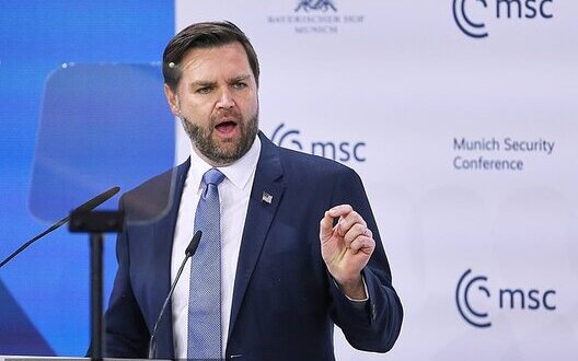 Венс заявив: США не планують передавати іранський збагачений уран Росії