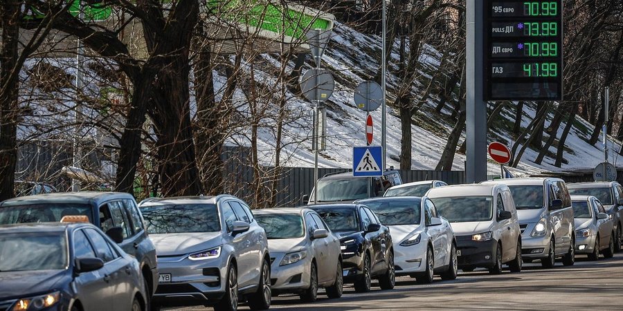 Ціни на пальне в Україні різко зросли: причини і прогнози