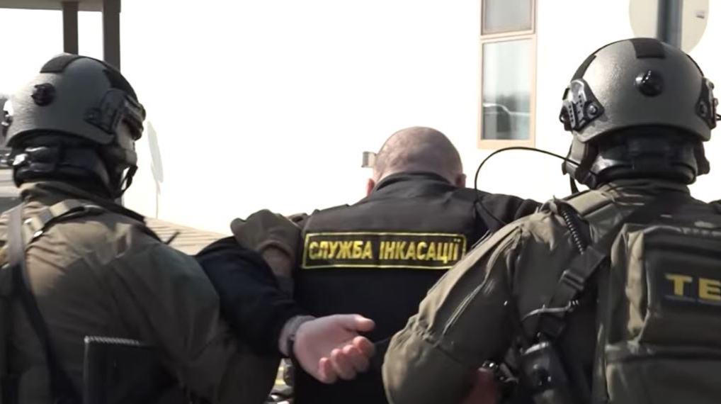 Угорщина відмовляється повертати гроші Ощадбанку: шантаж через нафтопровід "Дружба"