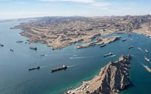 США та Ізраїль завдали ударів по іранських суднах і ракетних установках в Ормузькій протоці