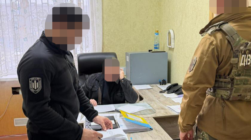 На Полтавщині начальник ТЦК підозрюється у фіктивному бронюванні від мобілізації
