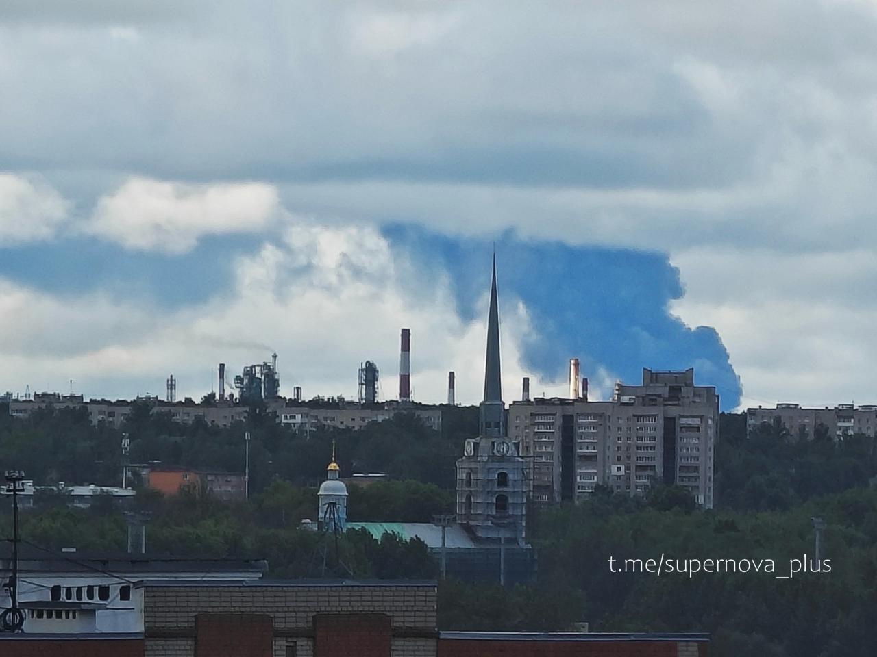 Дрони атакували НПЗ у Волгограді та Ярославлі: пожежі на ключових об'єктах Росії