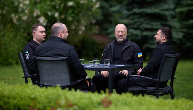 Зеленський провів спецнараду і анонсував важливі переговори та рішення щодо ППО і дронів