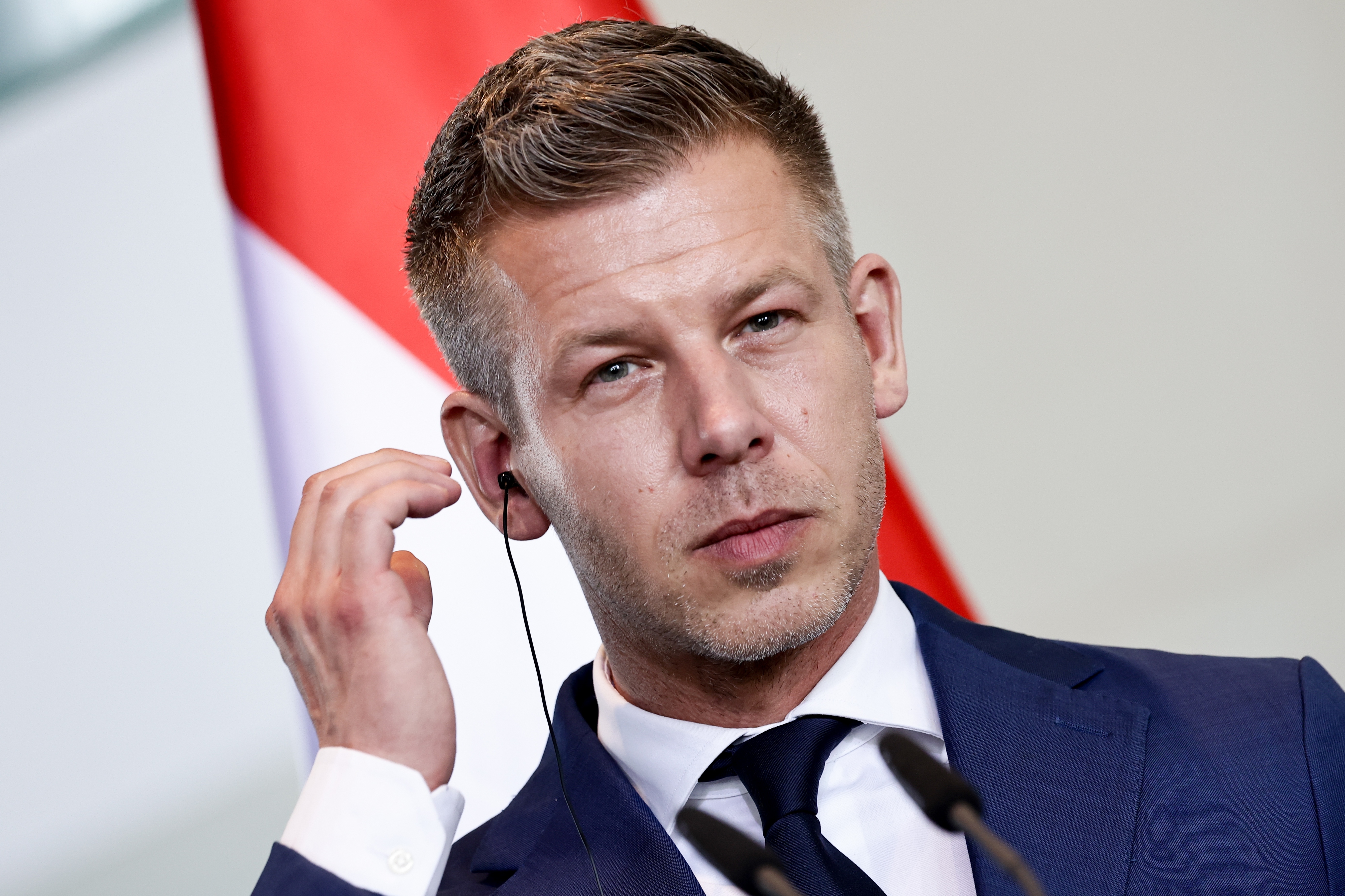 Угорщина зняла дворічне вето на відшкодування ЄС за поставки зброї Україні