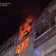 РФ вдарила по Павлограду: у п'ятиповерхівці спалахнула пожежа, людей евакуювали