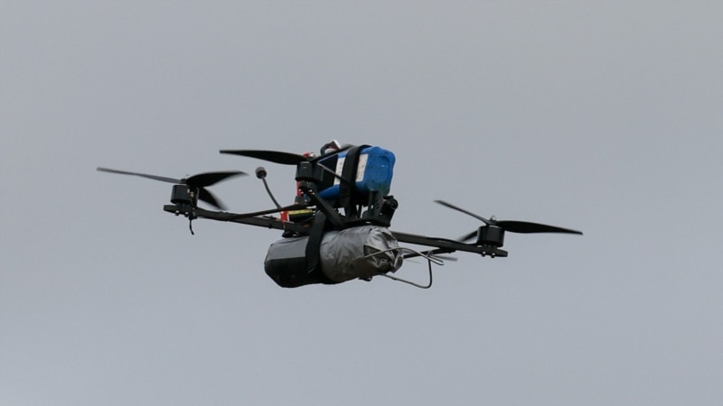Росіяни вбили жінку FPV-дроном у цивільному авто на Харківщині, четверо поранених