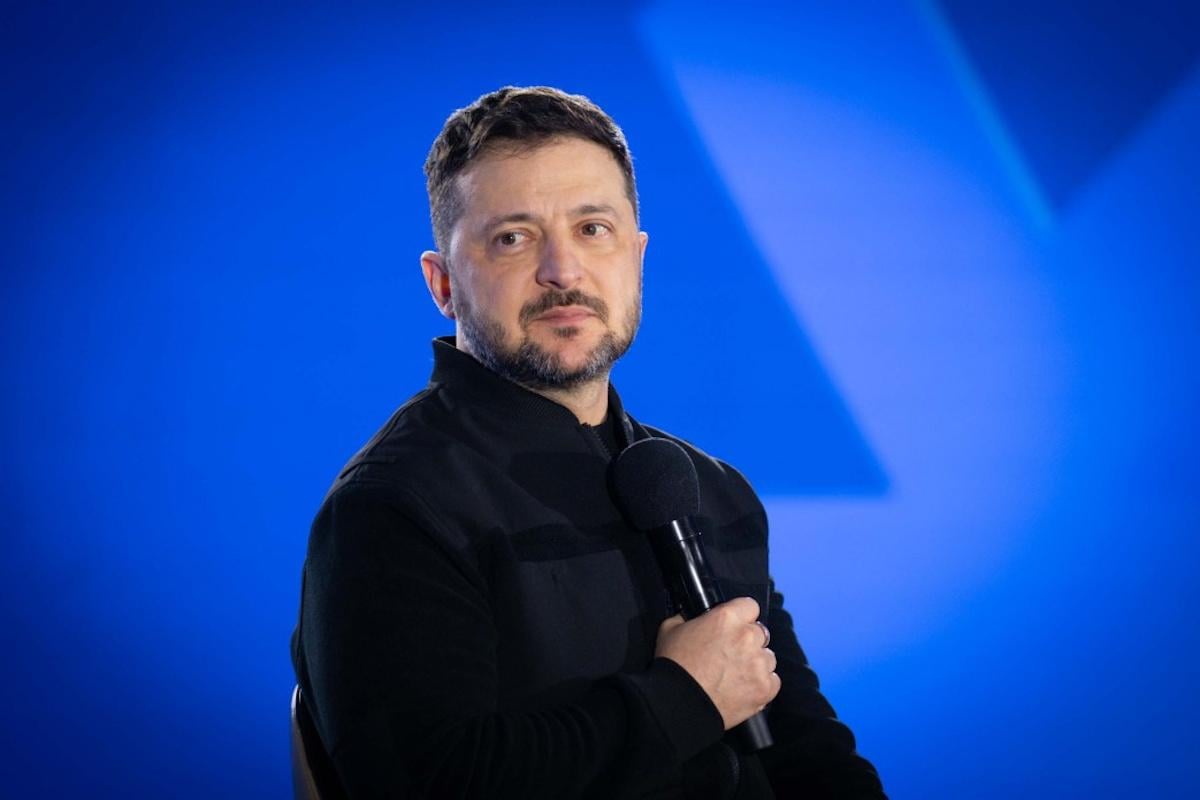 Зеленський анонсував виплати 1500 грн пенсіонерам та кешбек на пальне