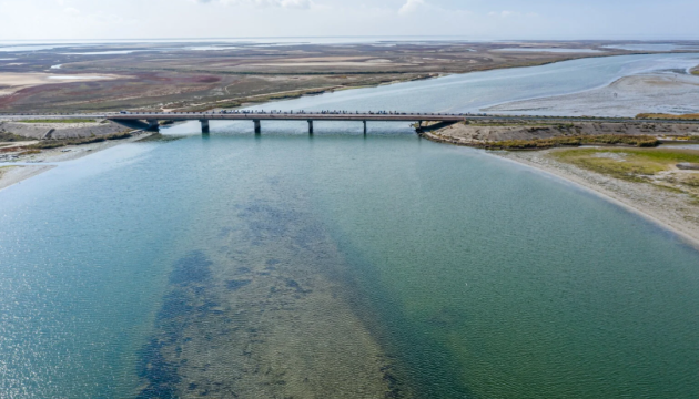 Україна перекрила два маршрути до Криму: Чонгарський міст і переправа біля Генічеська