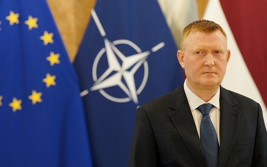Міністр оборони Латвії прибув до Києва з першим закордонним візитом