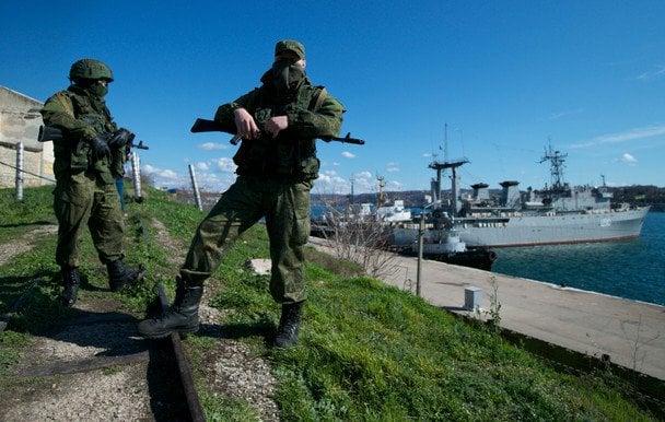 Командування Чорноморського флоту РФ готує евакуацію штабів з Севастополя до Новоросійська — "Атеш"