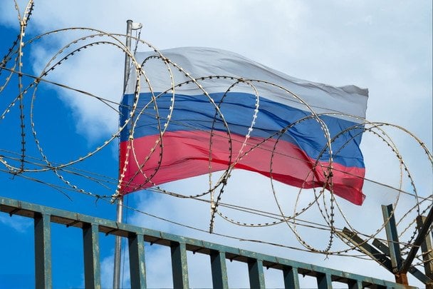 ЄС вперше продовжив санкції проти Росії на рік: рішення підтримали всі 27 країн