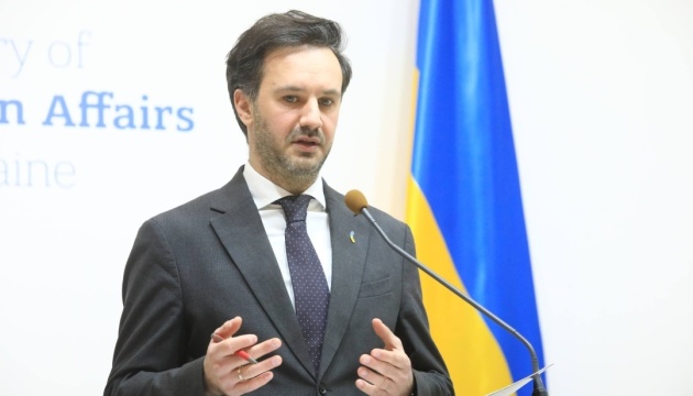 Україна повернула чотирьох моряків, яких Іран утримував після захоплення судна в Ормузькій протоці