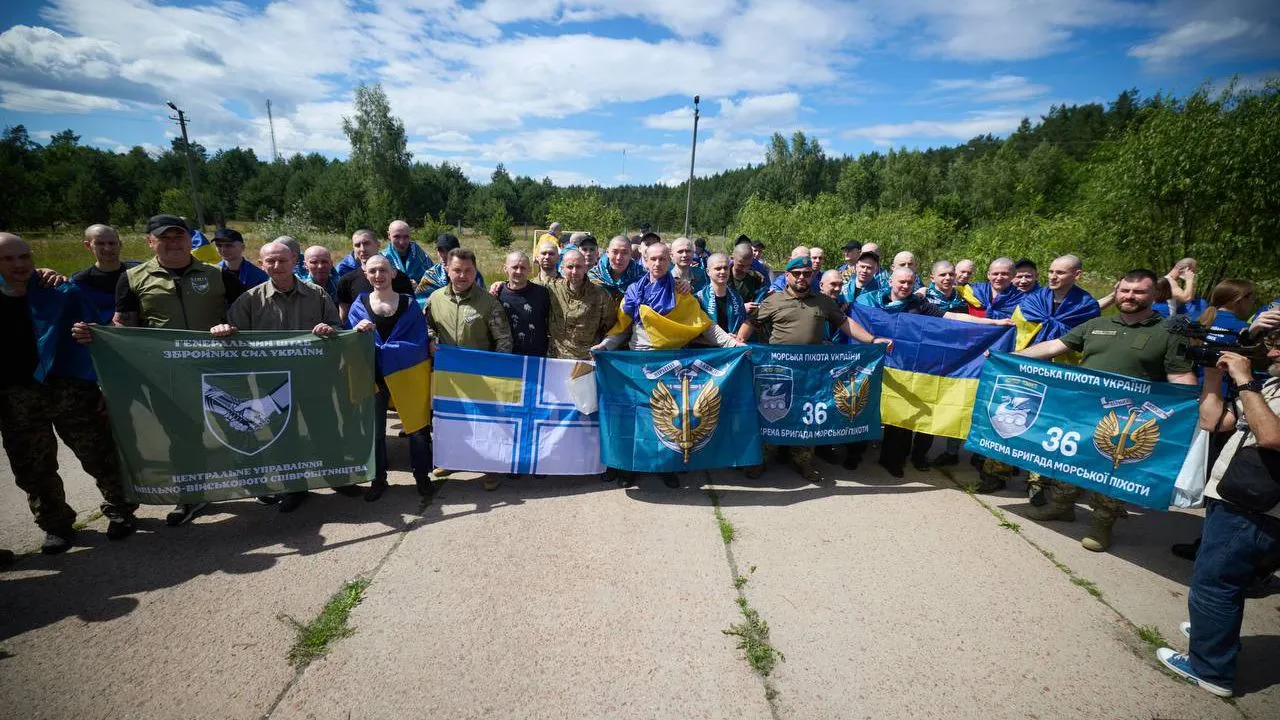 76-й обмін полоненими: 160 захисників повернулися з російської неволі