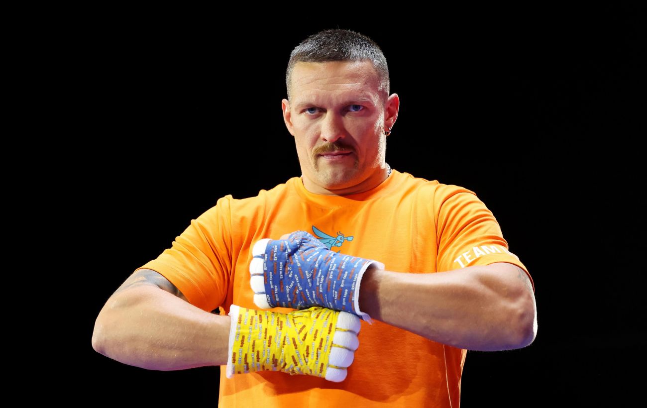 Усик відмовився від усіх чемпіонських поясів і анонсував прощальний бій