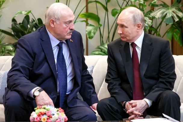 Лукашенко прилетів до Путіна після конфлікту через ретранслятори дронів