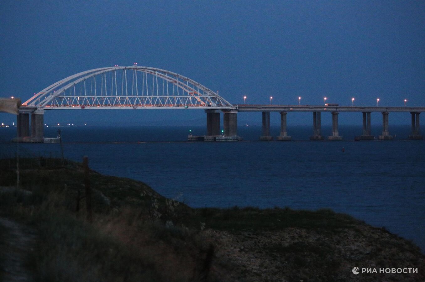 Нічні удари дронів по Криму та ТОТ: вибухи в Керчі, Мелітополі та Донецьку