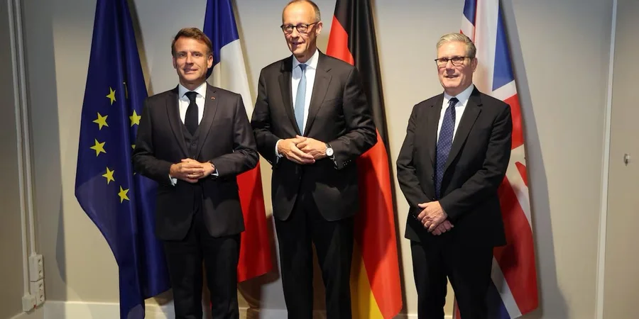 Мерц, Макрон і Стармер закликали Трампа не послаблювати санкції проти РФ — Велика Британія не піде за США