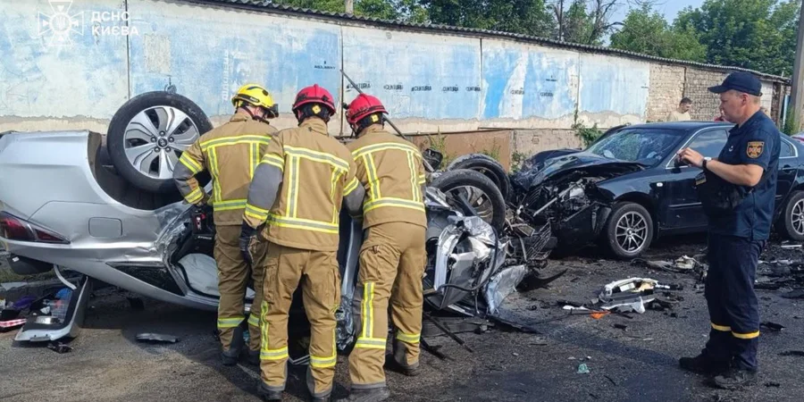 Смертельна ДТП у Києві: 21-річний водій BMW спричинив аварію за участю п'яти авто