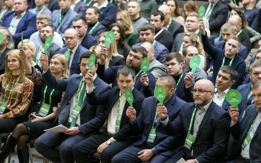 50-60 нардепів від «Слуги народу» написали заяви про складання мандатів через низьку зарплату