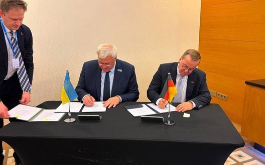 Україна та Німеччина підписали угоду про спільне виробництво ударних дронів BARS