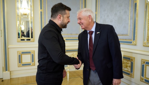Зеленський підписав указ про Командування далекобійного впливу на Росію та Об'єднані сили ЗСУ