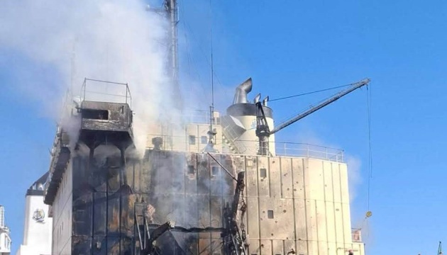 Росія вдарила по портовій інфраструктурі Одещини: двоє загиблих, пошкоджено судно
