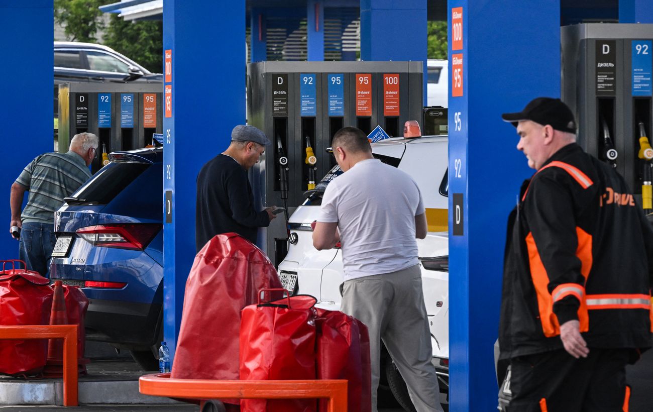 Дефіцит пального в Росії: ціни на бензин зросли після ударів по НПЗ