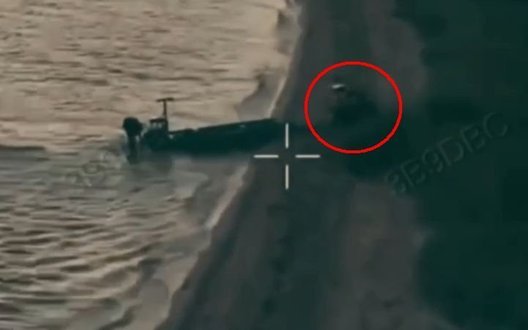 Вперше в світі: ЗСУ доставили бойового робота на Кінбурнську косу морським дроном