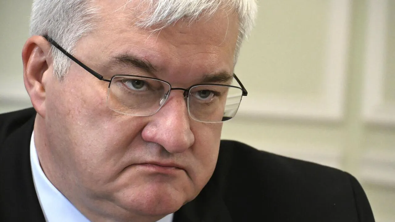 Хмара призначений в.о. міністра оборони, Сибіга залишиться в.о. МЗС України