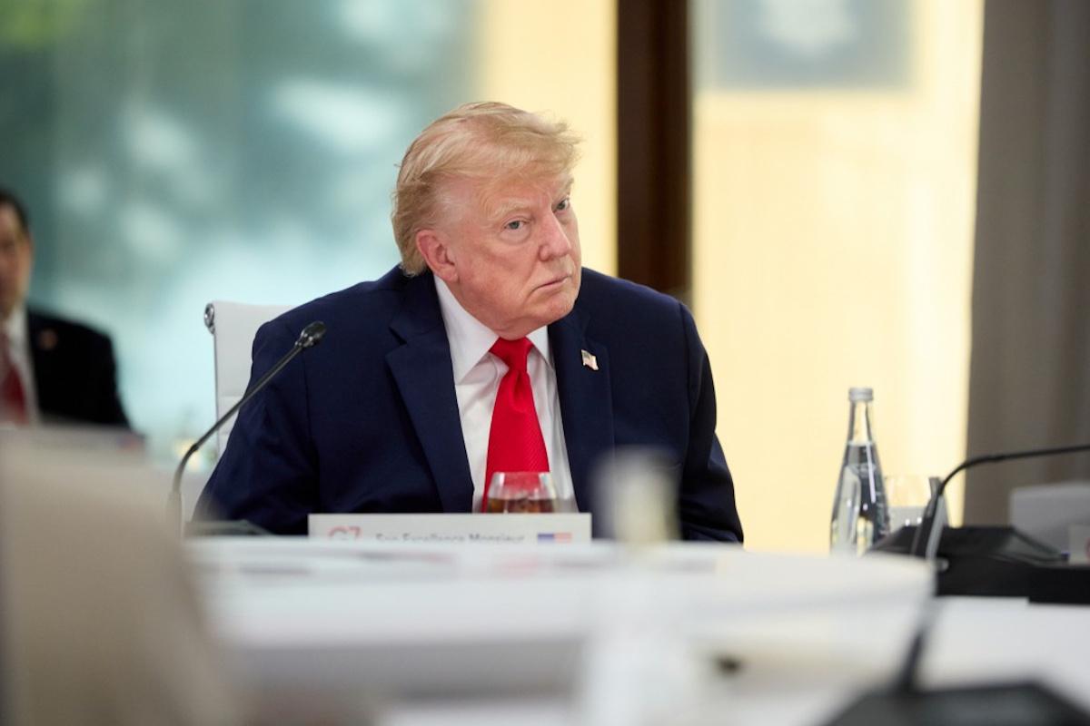 Адміністрація Трампа розглядає масштабний удар по Ірану та направляє до Ізраїлю десятки літаків-заправників