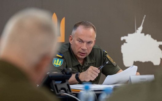 Нардепи зареєстрували запит до Зеленського щодо звільнення Сирського
