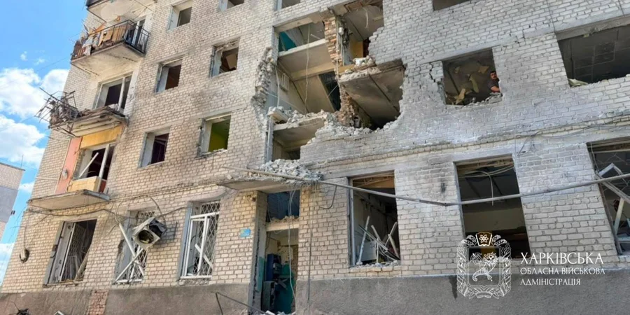 Ворог атакував будинок у центрі Ізюму дроном: 20 поранених, серед них однорічна дитина