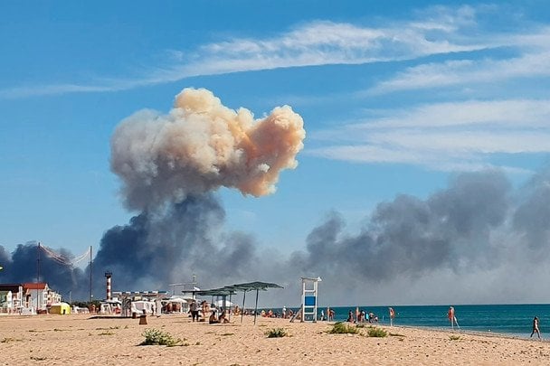 Атака дронів на Ялту та Алушту: вибухи і відключення світла в окупованому Криму