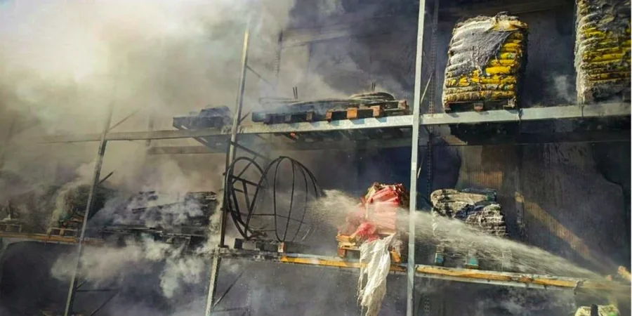 У Борисполі спалахнув гіпермаркет «Епіцентр»: евакуйовано 100 людей