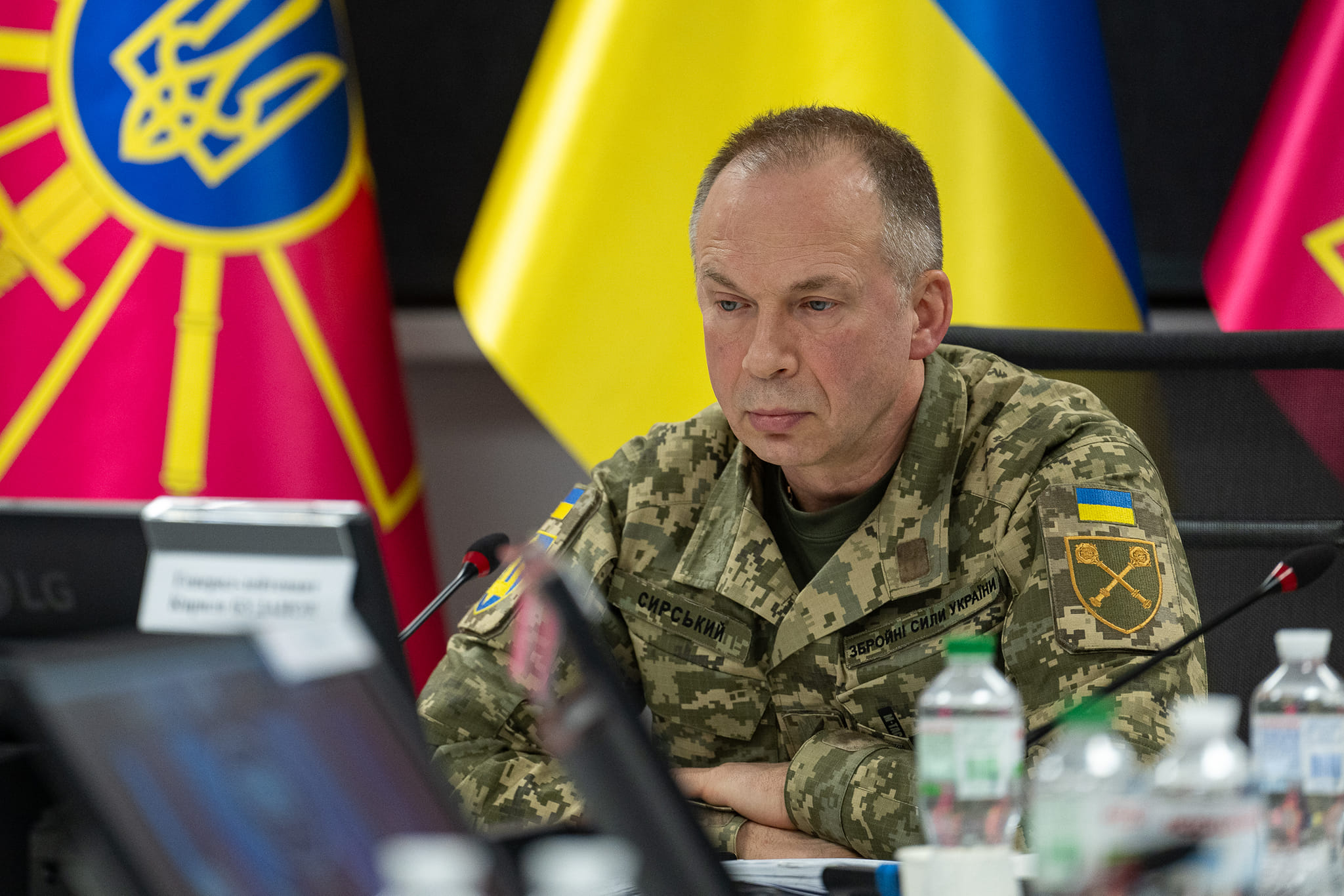 Bloomberg: Зеленський готовий звільнити Сирського — у списку 11 кандидатів