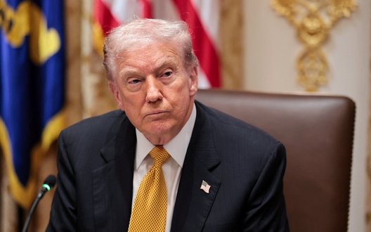 Трамп відволікся від переговорів щодо України через Близький Схід — FT та експерти