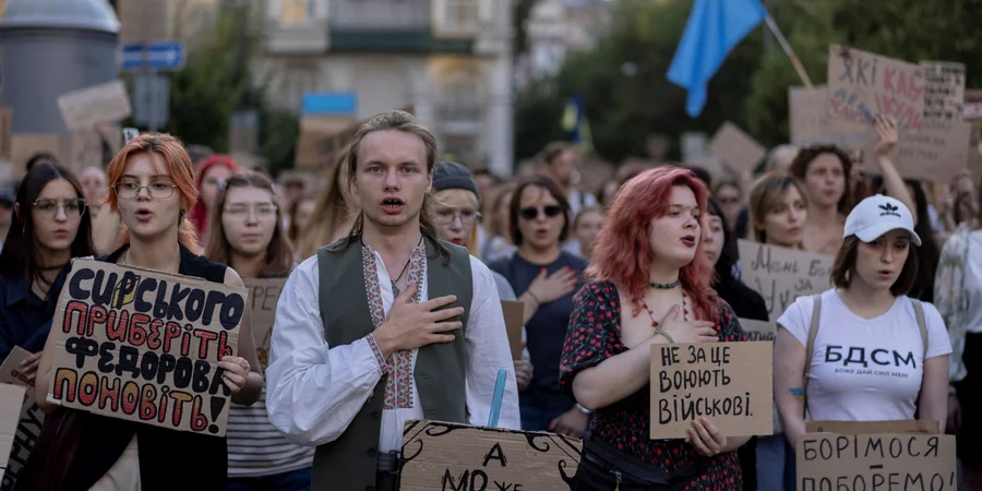 Відставка Федорова: Хмара став в.о. міністра оборони, тривають протести