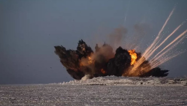 Сили оборони вразили танкер РФ у Чорному морі та понтонну переправу на Донеччині